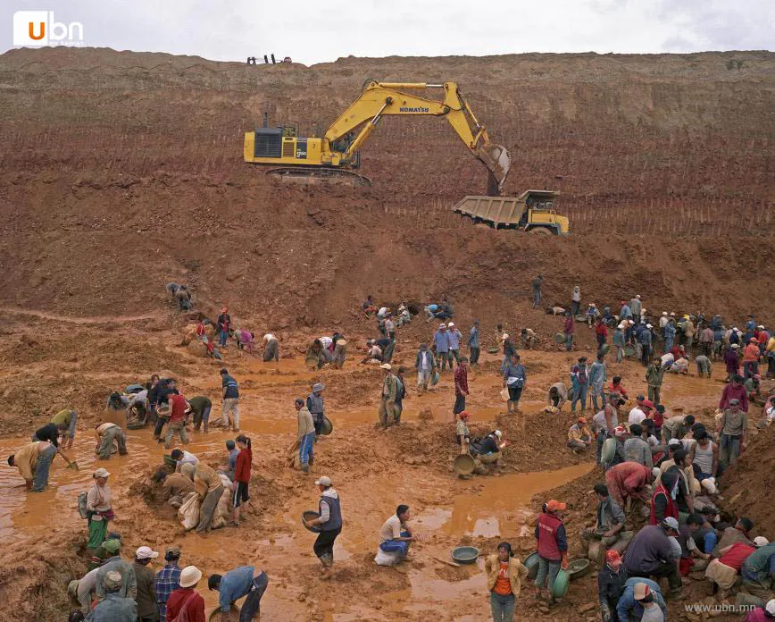 legacy:resources/images/photo_content/Open Pit Gold Mine Mongolia005-2020-09-05-104702-569580983.jpeg