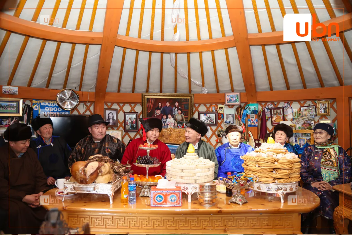 legacy:altanshagai gishuun/tsagaan sar/02.png