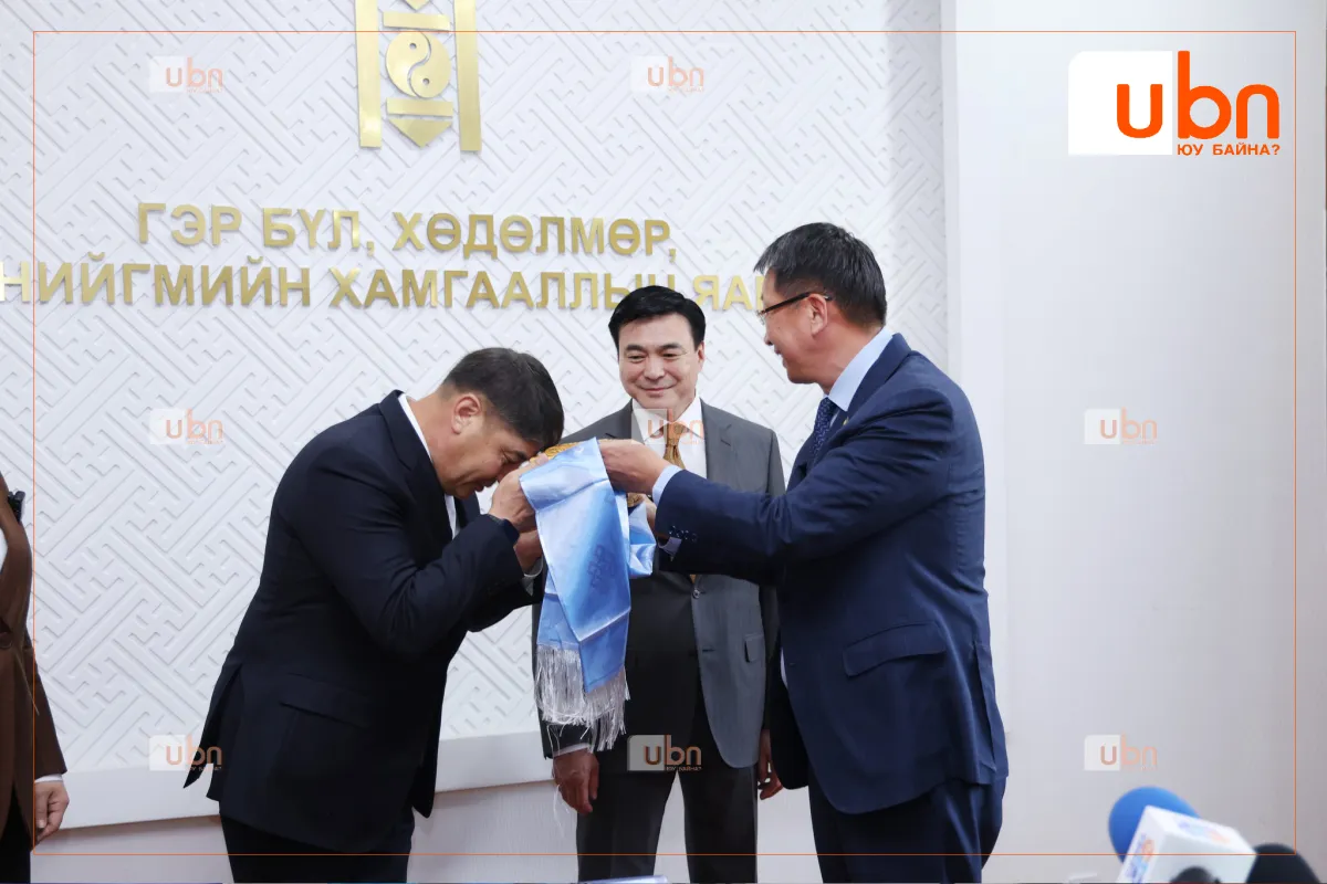 Гэр бүл, хөдөлмөр, нийгмийн хамгааллын сайд Т.Аубакир үүрэгт ажлаа хүлээн авлаа