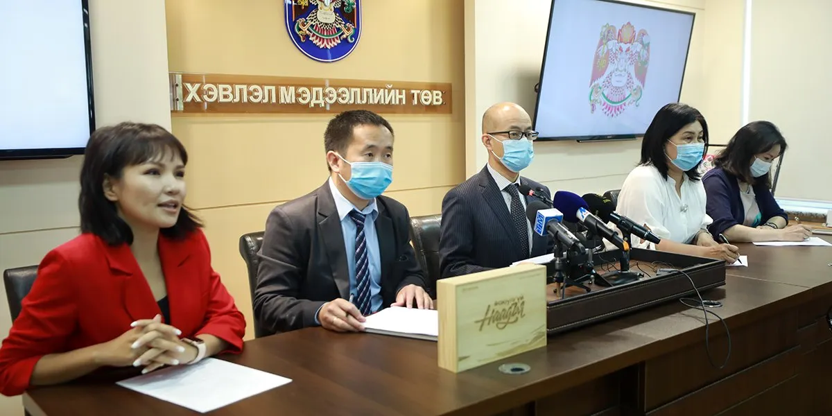 Түрүү бөхөд өгдөг автомашинаа нийслэлийн Эрүүл мэндийн газарт өгөхөөр болжээ