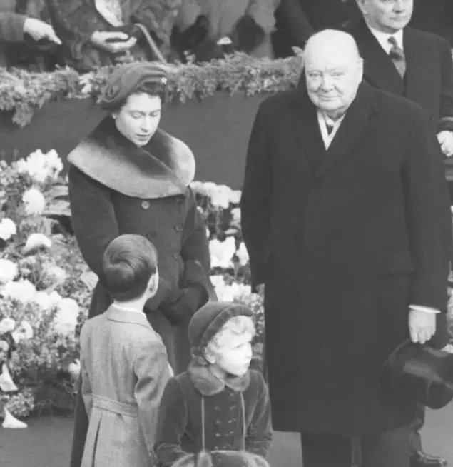 legacy:Elizabeth Queen/6.jpg