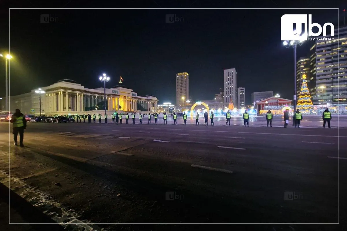 ШУУРХАЙ: Жагсаалд оролцож буй 16 иргэнд эмнэлгийн тусламж үзүүлэхээр Түлэнхийн төв рүү авч явлаа