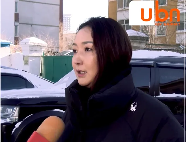 Д.Болорцэцэг: Газ гэдэг чинь шууд агаарт дэгддэггүй 14 хоногийн турш хөрсөн дээр байж байдаг гэсэн. Тиймээс би хүүхдээ 14 хоногийн турш сургуульд нь явуулахгүй цахимаар хичээллүүлмээр байна