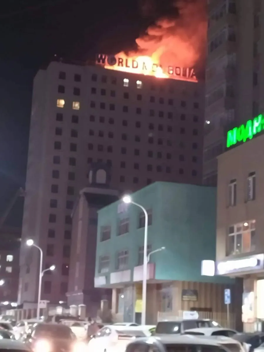 НОБГ: “World mongolia tower”-ын техникийн өрөө, террас шатаж байсныг унтраасан